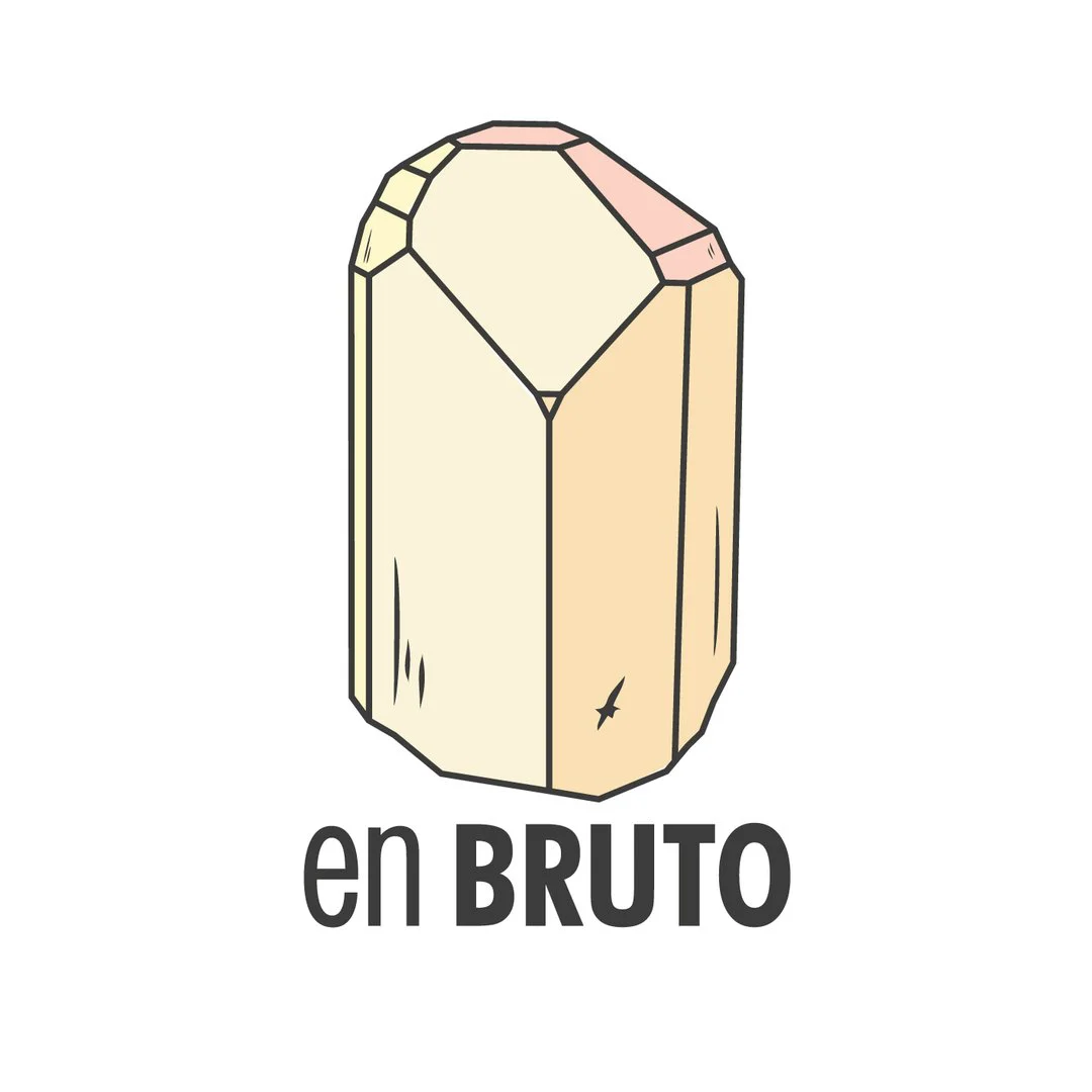 En Bruto. Este emprendimiento con base en la Rancherita trabaja sobre una doble línea: minerales de colección y joyería en plata 925. Su diferencial está en una curaduría internacional precisa.