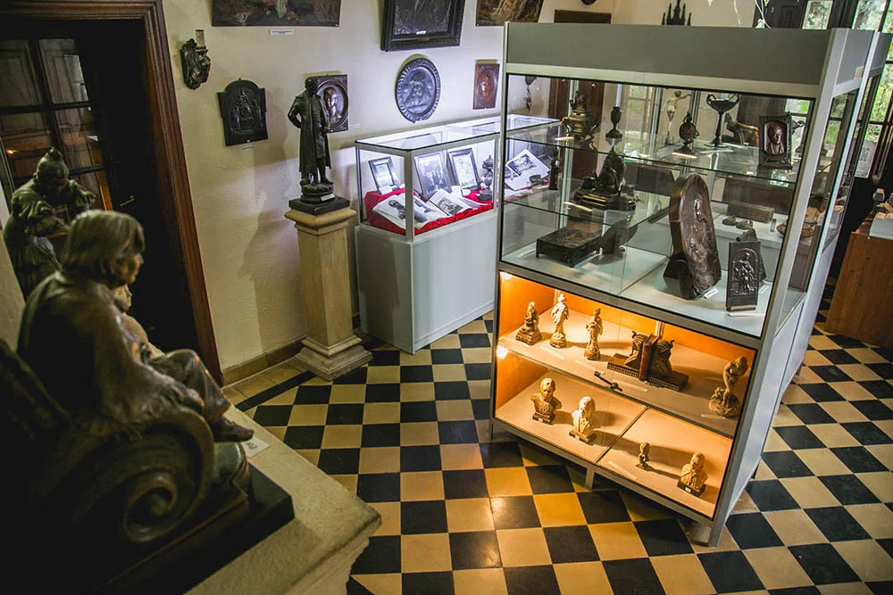 Museo Gabriel Dubois, antiguo taller del artista francés. Interior recepción