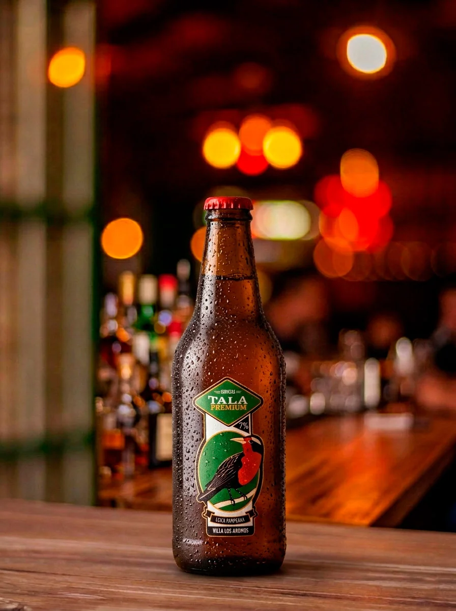 Loica Pampeana - PREMIUM. Una cerveza estacionada seis meses en cava, con cuerpo, sabor intenso y 7% de alcohol. La que se toma despacio, disfrutando cada trago. Hecha en las sierras, con la misma esencia artesanal de siempre, pero con un toque más fuerte.