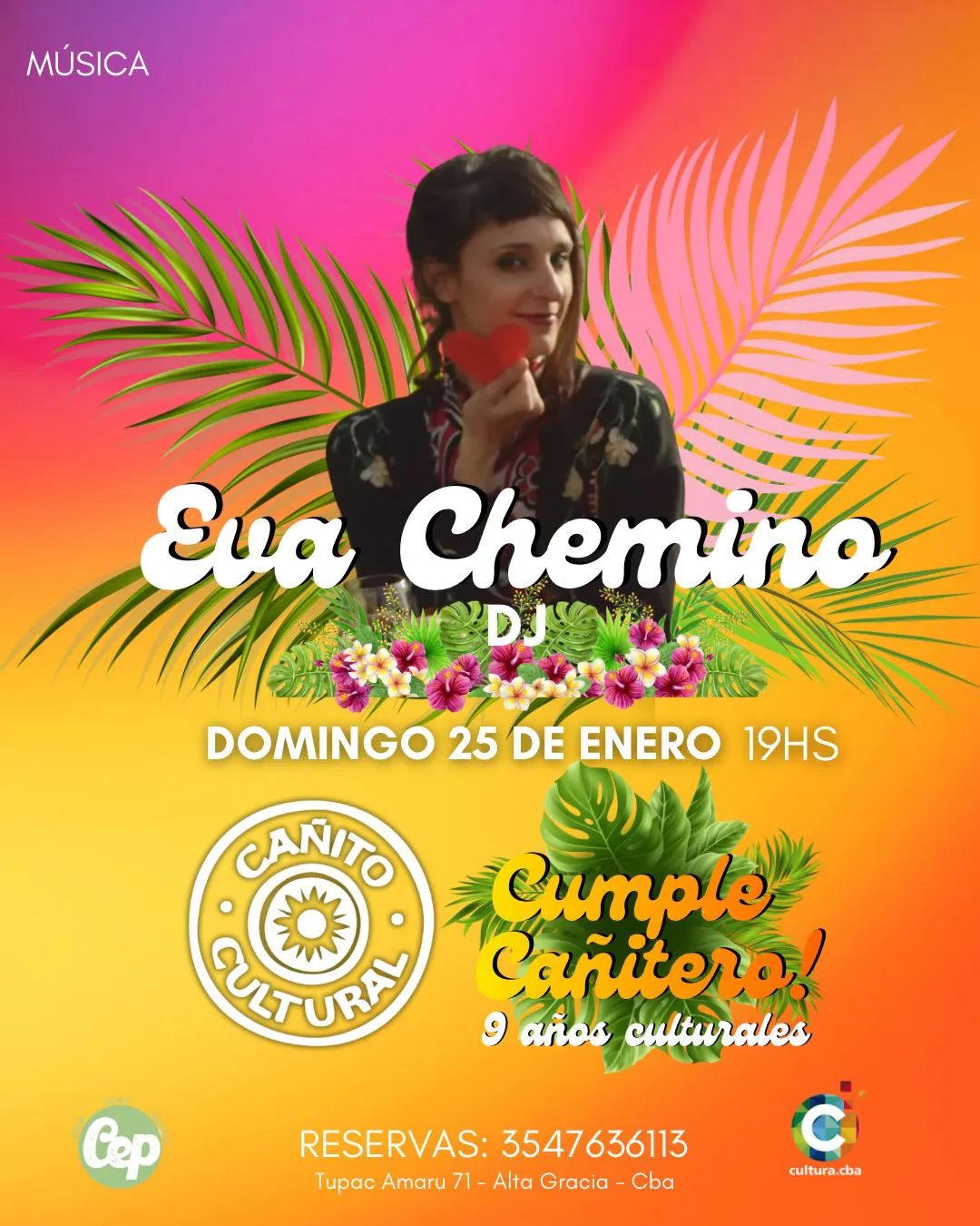 Eva Chemino en el cumple cañitero. Eva Chemino realiza presentaciones musicales en bares y eventos regionales, combinando su rol de DJ con habilidades como bailarina y acróbata.